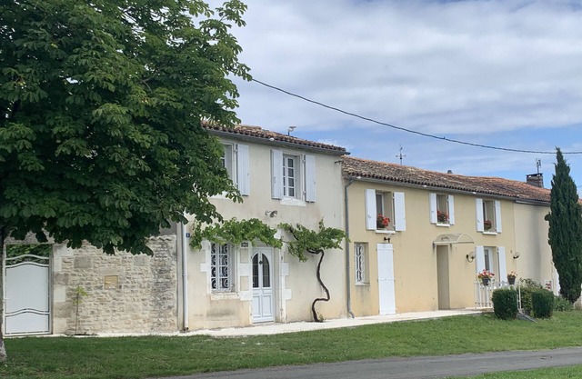 Holiday Home 'La Maison De Joséphine' with Private Terrace and Wi-Fi