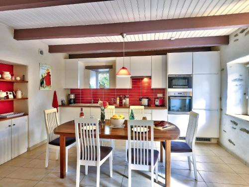 Holiday Home in Huelgoat near Monts d'Arrée