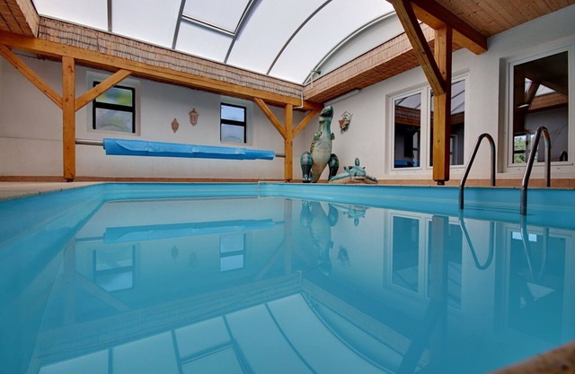 Holiday Home Kvitek - vacation house with indoor pool and large game room