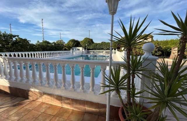 Holiday Home 'La Casa De Mama' with Private Pool, Shared Terrace and Wi-Fi
