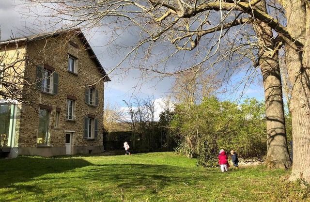 Holiday Home 'Maison De Campagne Vers Versailles' with Private Terrace, Private Garden and Wi-Fi