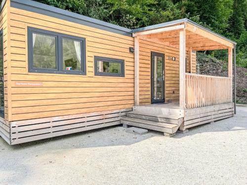 Holiday Home Tiny Haus Vierseenblick Nummer 4 by Interhome