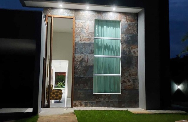 Holiday home with private pool - near the lagoon