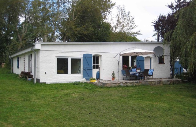 Holiday home with terrace and large sunbathing area