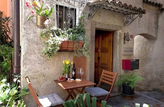 Holiday house Bidogno for 1 - 5 persons with 3 bedrooms - Holiday house