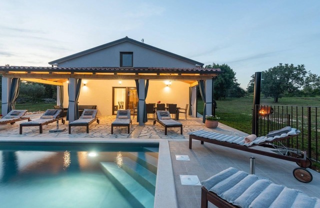 Holiday house Buje for 1 - 8 persons with 4 bedrooms - Holiday home