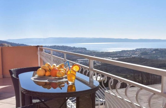 Holiday house Solin for 1 - 12 persons with 7 bedrooms - Holiday home