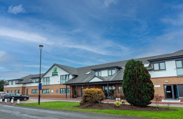 Holiday Inn Express Edinburgh Airport by IHG