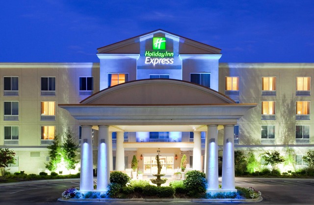 Holiday Inn Express Hotel & Suites Concord by IHG