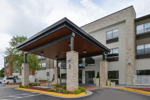 Holiday Inn Express & Suites Raleigh NE - Medical Ctr Area by IHG