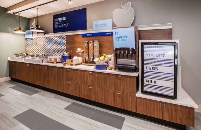 Holiday Inn Express West Jefferson by IHG