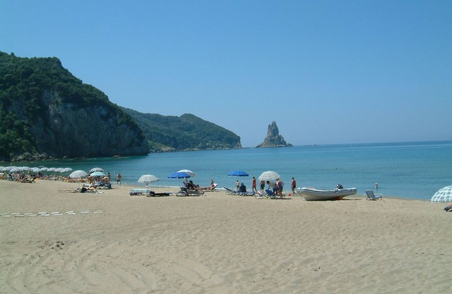 Holiday Studio Apartments Yannis on Agios Gordios Beach in Corfu