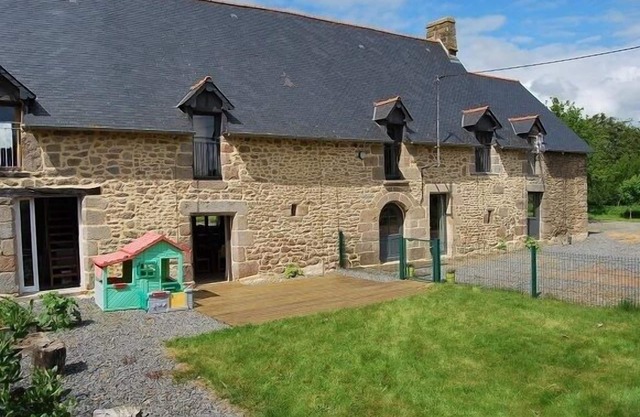 Holidays in the countryside in beautiful renovated longhouse
