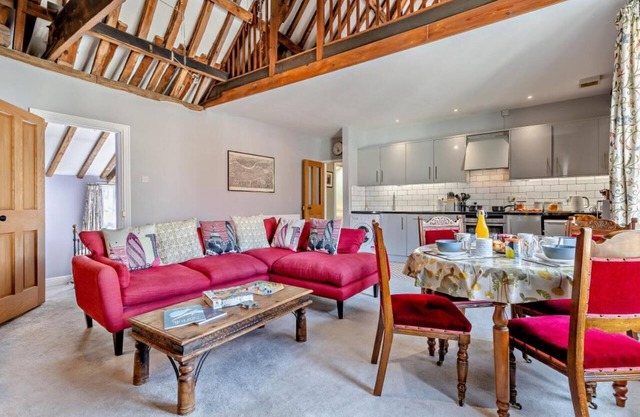 Holt Norfolk Spacious Town Centre Apartment - Norfolk Coast Short Drive