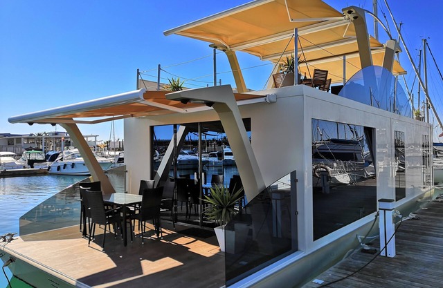 Home Aboard - Floating House comfort, experience and luxury.