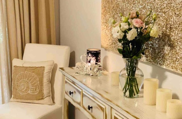 "Home away like home"-luxury, relaxing tropical escape to a sunshine state