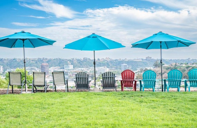 Home Ensuite With Panoramic City View