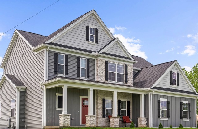 Home for 21 Near Ark - Ensuite Bathrooms - w/Pool!