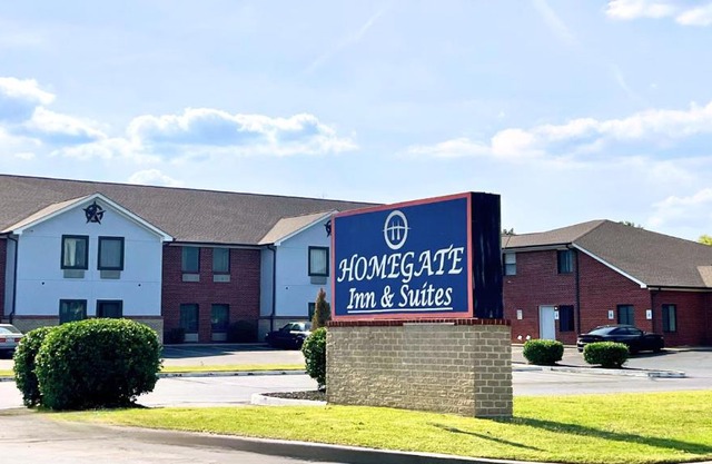 Home Gate Inn & Suites