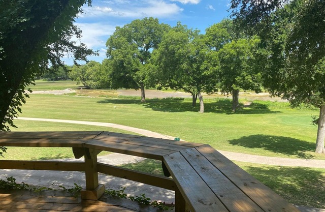 HOME WITH A VIEW! Mill Creek and Golf Course