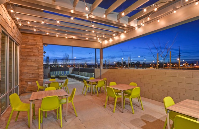 Home2 Suites by Hilton Palmdale, CA