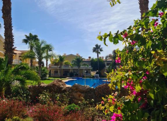 Homefield Gardens by HnM