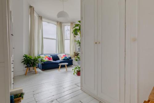 Homely 2BD Flat with Private Garden North London