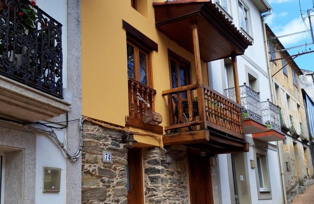 Homerez - 200 m away from the beach! House for 8 ppl. with sea view at Redes