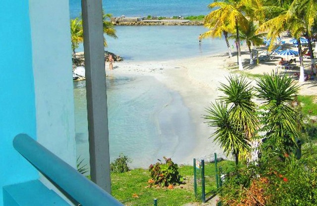 Homerez - 30 m away from the beach! Studio for 4 ppl. with sea view at Le Gosier