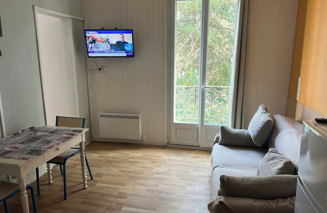 Homerez - Apartment in Néris-les-Bains