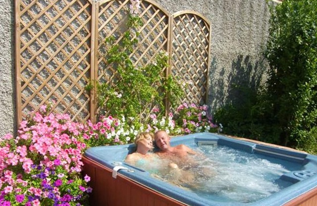 Homerez - Appartement for 4 ppl. with shared pool and jacuzzi at Perugia