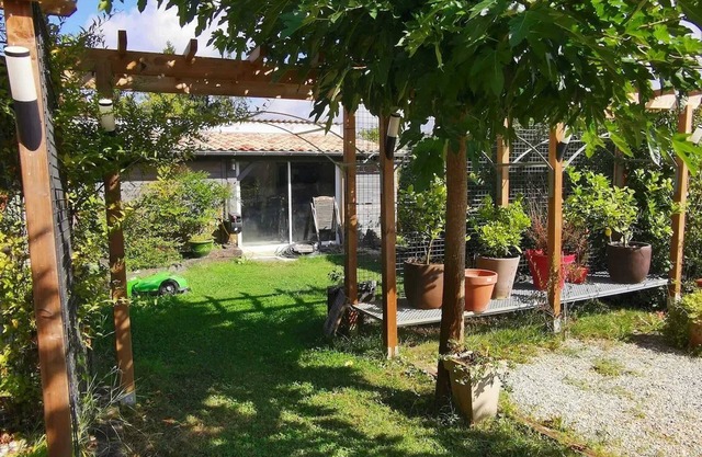 Homerez - Apt. in Latresne with Jacuzzi