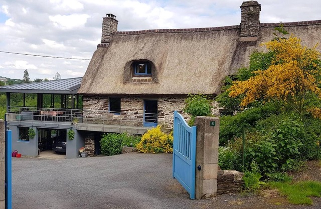 Homerez - Big house for 9 ppl. with garden, terrace and balcony at Brouains