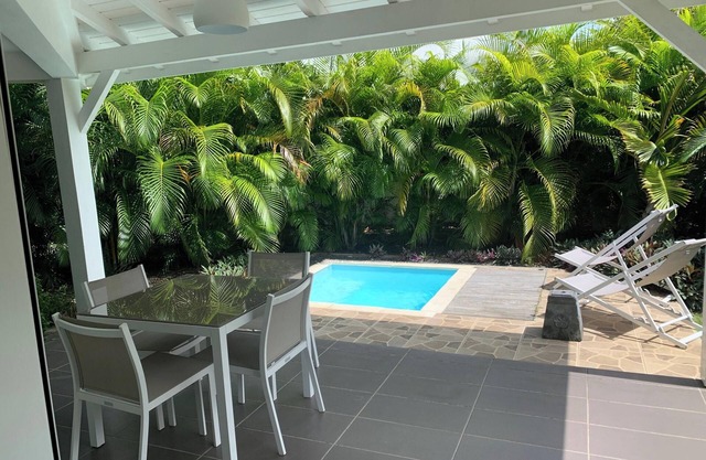 Homerez - Charming Apartment Le Moule 60m² + Pool