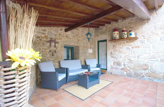 Homerez - Charming house in Cuntis with private pool