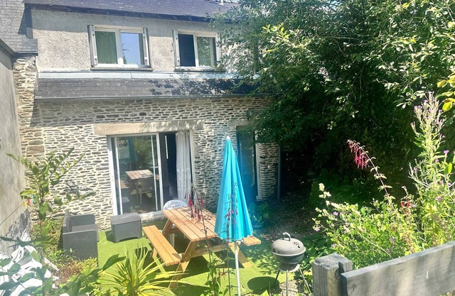 Homerez - Comfortable House in Pontorson with Enclosed Garden