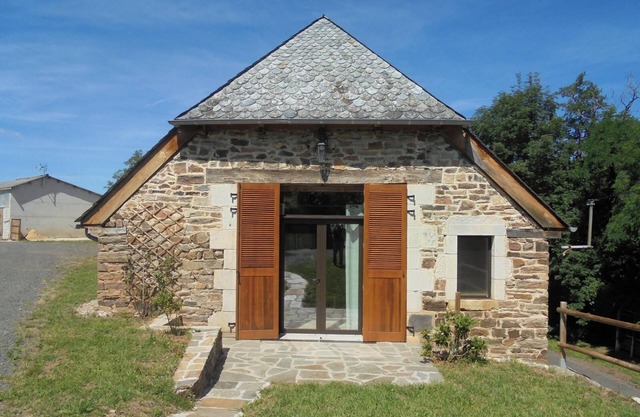 Homerez - House in Castelnau-de-Mandailles