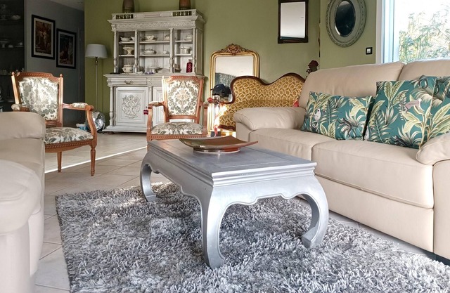 Homerez - House for 4 ppl. with jacuzzi, garden and terrace at Lisle-sur-Tarn