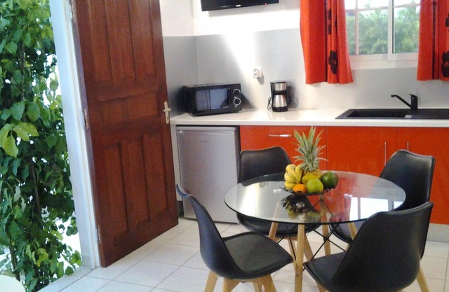 Homerez - House for 2 pers. with shared pool, garden and balcony in Le Moule