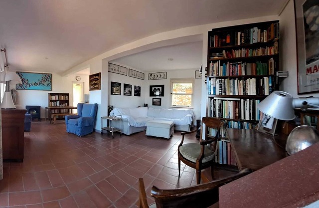 Homerez - House in Cavo with Fireplace