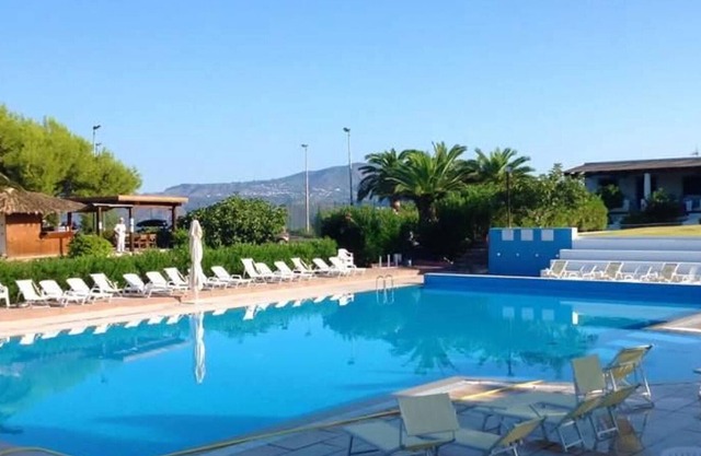 Homerez - House With access to the pool