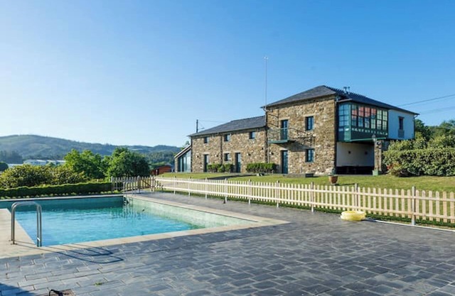 Homerez - Luxurious Villa in Outeiro - Pool and View