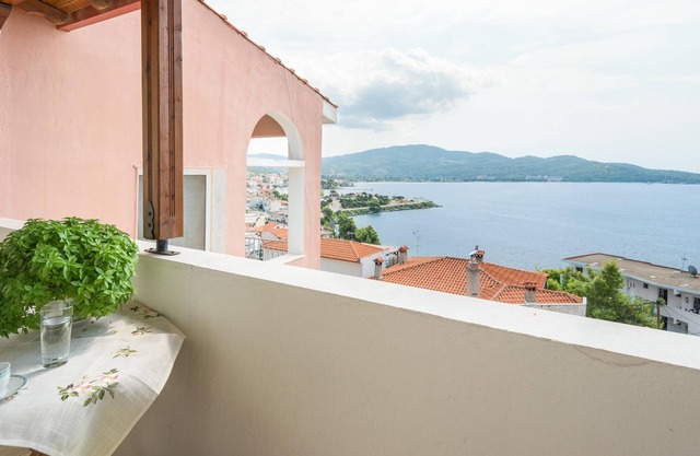 Homerez - Nice apartment 500 m from the beach for 4 people. in Neos Marmarás