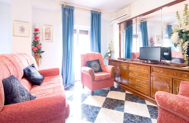 Homerez - Nice appartement for 8 ppl. with balcony at Granada