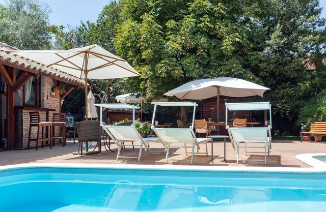 Homerez - Nice appartement for 6 ppl. with swimming-pool and garden at Ragalna