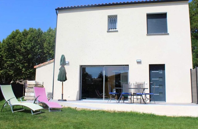 Homerez - Nice house with garden and terrace & Wifi