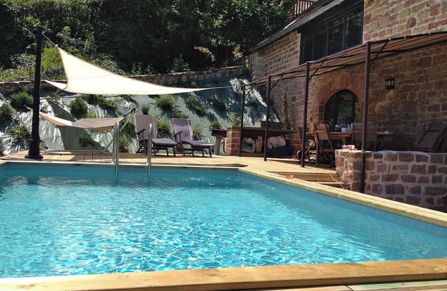 Homerez - Spacious Villa in Noailhac with Private Pool