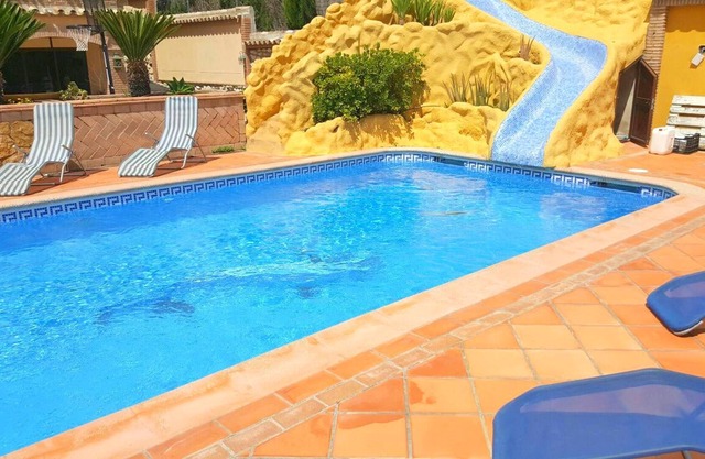 Homerez - Villa for 6 ppl. with swimming-pool, garden and terrace at Écija