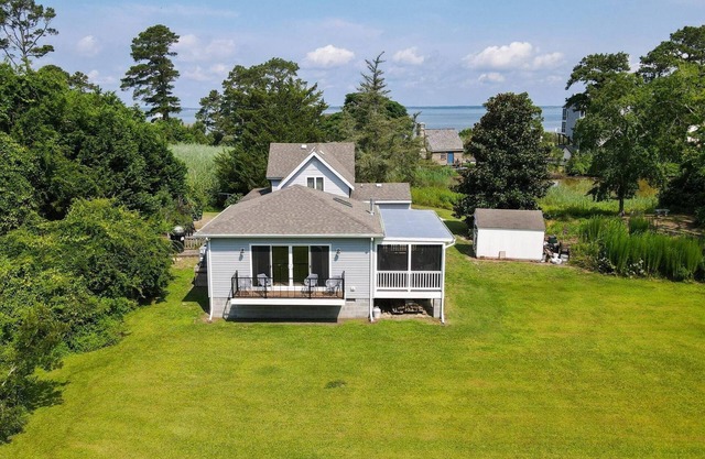 Homestead - Located on Main St. w/outdoor shower!