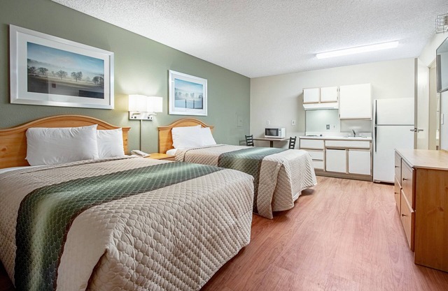 HomeTowne Studios by Red Roof Phoenix - Black Canyon Highway